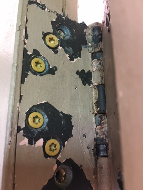 Tivoli Court Laundry Room Door Hinge